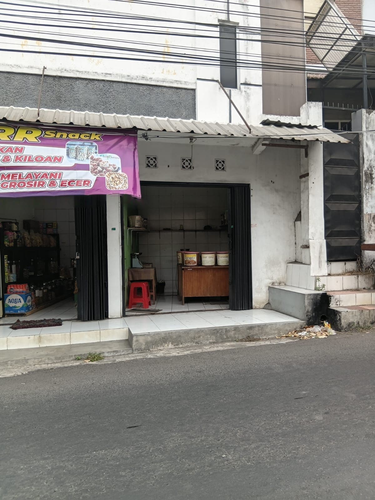 Tampak depan Toko Tembakau Halim